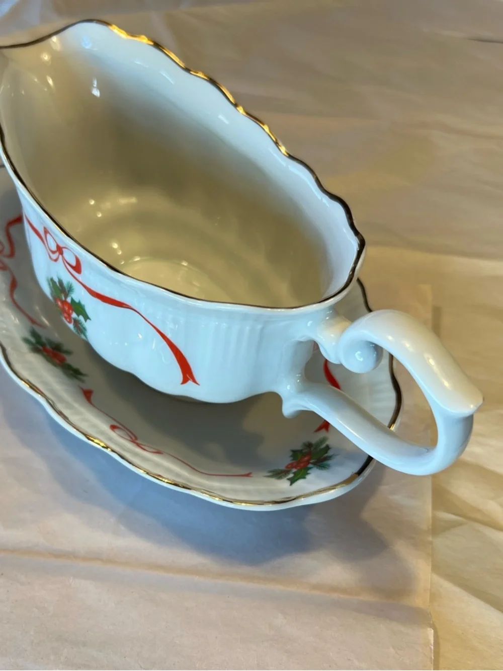 Walbrzych Holiday Gravy Boat set with Holly & Red Ribbon